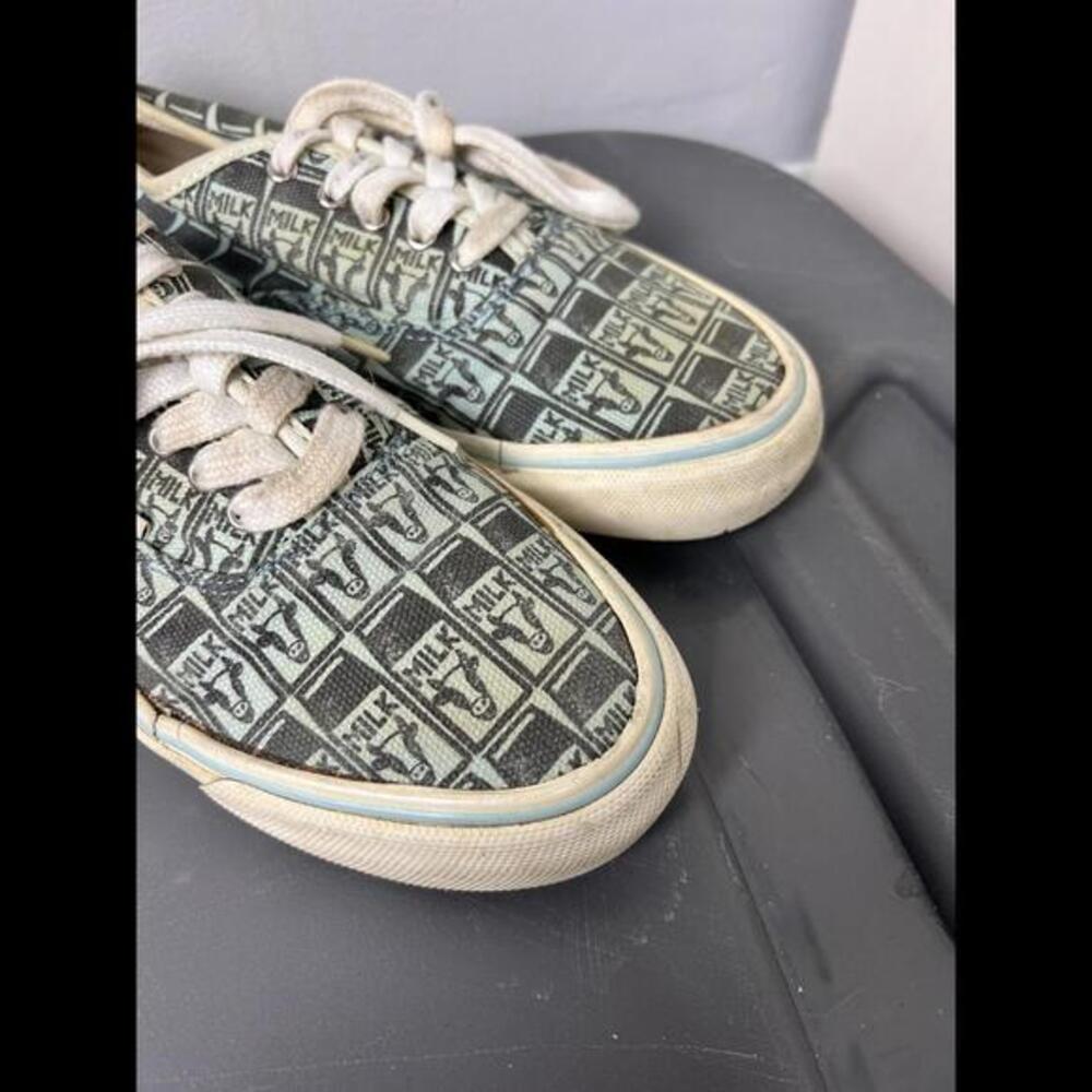 Ne-Net Milk Sneakers - Picture 2 of 6